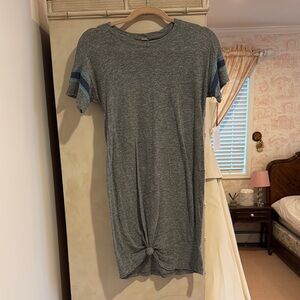 Monrow Casual Heather Gray Knit T-Shirt Dress with Striped Sleeves